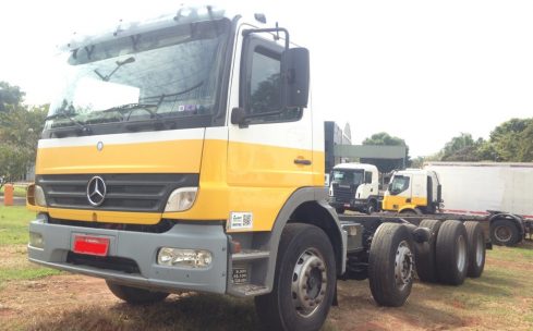 Mercedes Benz Atego 2425 4º eixo 8×2 (bitruck) 2009/2009