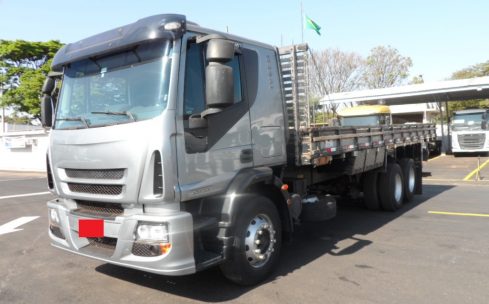 CAMINHAO IVECO TECTOR 240E25 6X2 (truck) 2010/2010